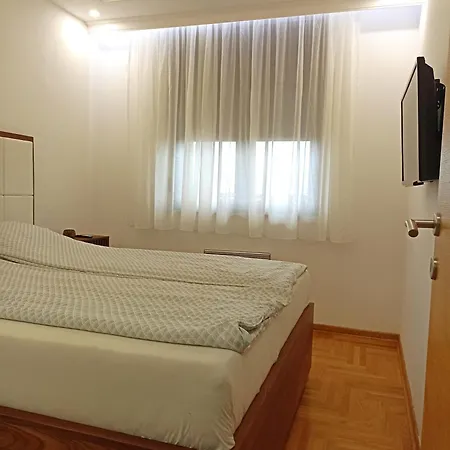 Lux I Jeremici 아파트 *