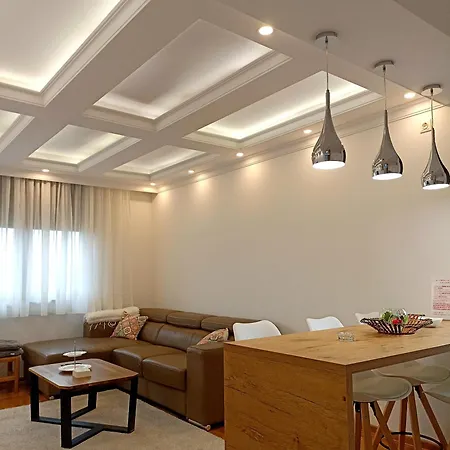 Lux I Jeremici 아파트