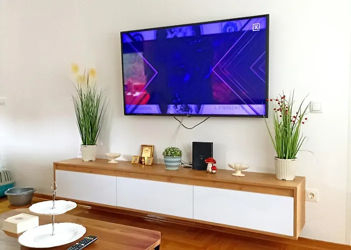 Lux I Jeremici * زلاتيبور